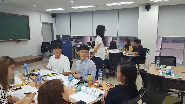 비경쟁식 토론